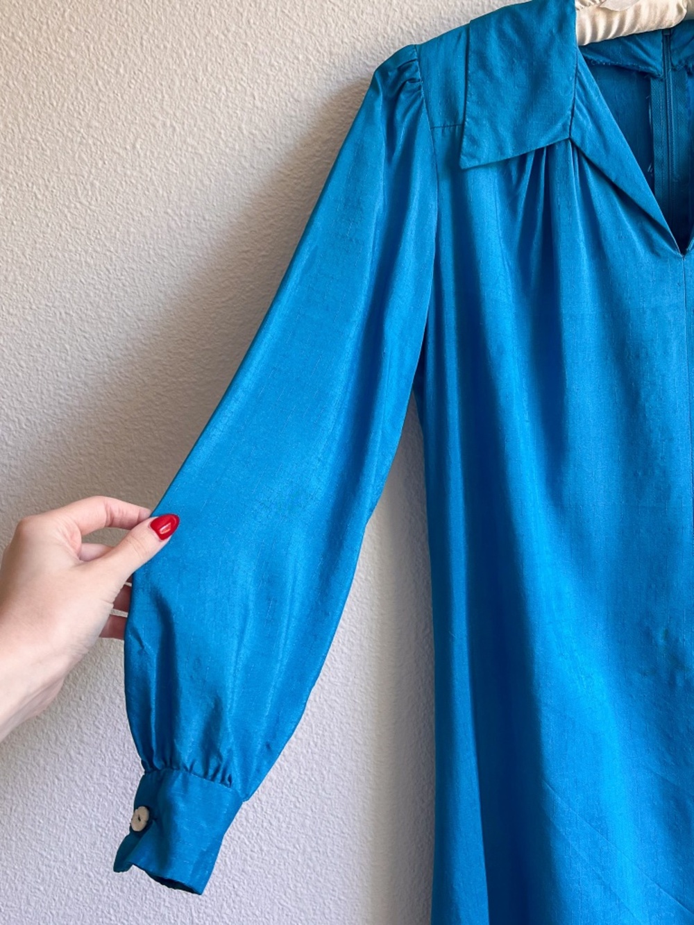 Vintage 1970s Teal Silk Dress With Tie (M) - Picture 7 of 15
